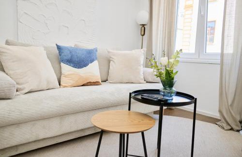 Wahring Apartment | Charming Vienna Flat - near Metro & Volksoper