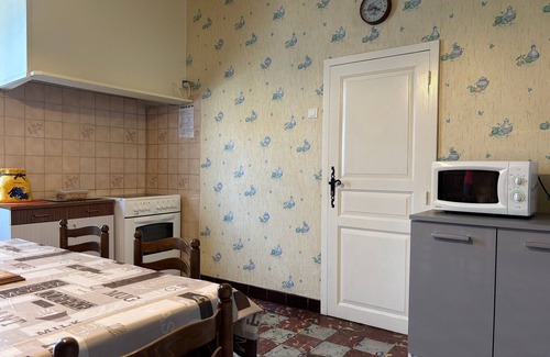 Solignac-sur-Loire Cottage | Charming Village Retreat Near Loire Gorges: Spacious Home, Garden, & Nearby Attractions