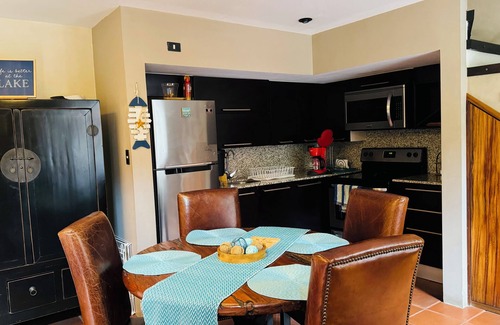 Antigua Guatemala Villa | Charming villa in Antigua 1 km from park, heated swimming pool, parking Shuttle