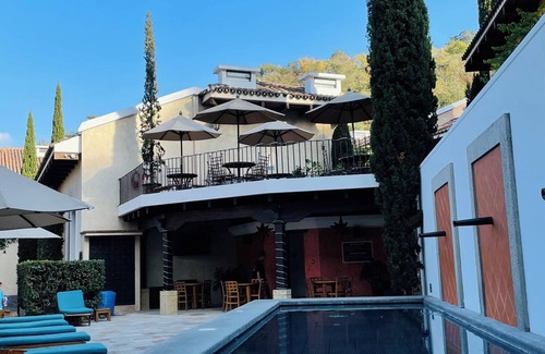 Antigua Guatemala Villa | Charming villa in Antigua 1 km from park, heated swimming pool, parking Shuttle