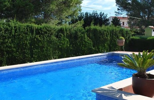 L Almadrava House | Charming Villa with Pool & BBQ, Steps from Beach in Costa Dorada