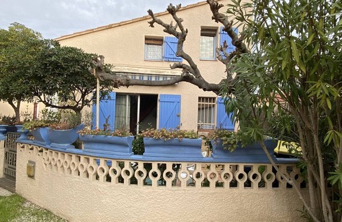 La Jetee Apartment | Charming Villa for 4 with Garden, 400m from the Beach