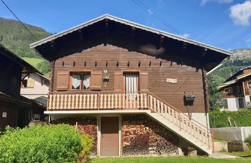 Areches House | Charming Village Chalet with Garden, Balcony & Mountain Views - Sleeps 2-3, South-Facing