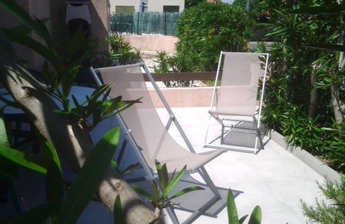 Plage d'Argeles Villa | Charming Villa: A/C, 3 Rooms, Sleeps 5, Near Beach & Center