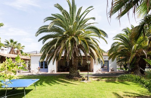 Adeje Villa | CHARMING VILLA NEAR THE SEA, SEA VIEWS. CLIMATIZED POOL. AC AND WIFI FREE