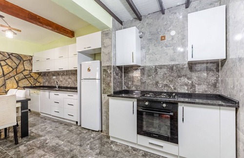Geyve Villa | Charming Villa on the Shore of Sapanca Lake