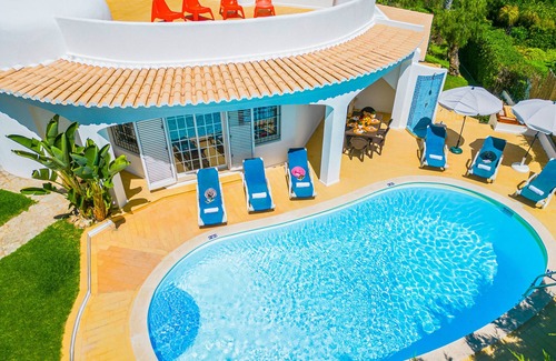 Armacao de Pera Villa | Charming villa w/BBQ near beach, Armação