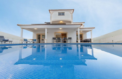 Albufeira Villa | Charming villa w/BBQ & heatable pool, Albufeira