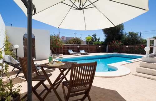 Alayor Ski Chalet | Charming villa with private pool