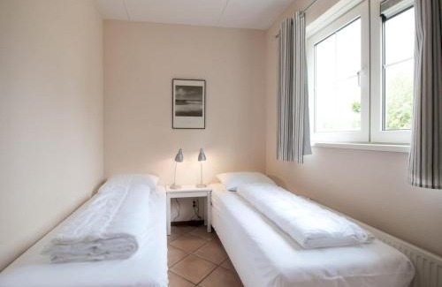 Sint Maartensvlotbrug House | Charming villa with terrace near forest