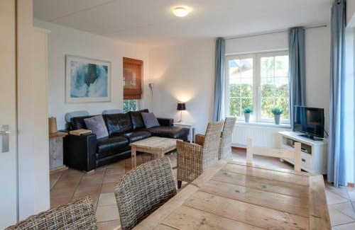 Sint Maartensvlotbrug House | Charming villa with terrace near forest
