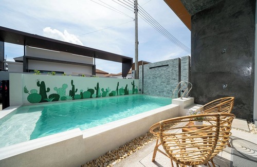 Chalong Villa | Charming villa with 2 bedrooms and WiFi, AC in tranquil Tambon Chalong