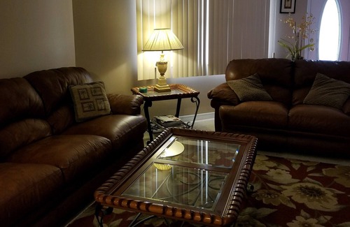South Venice House | Charming Villa, "West Of the Trail' 1.6 miles from closest beach & shopping