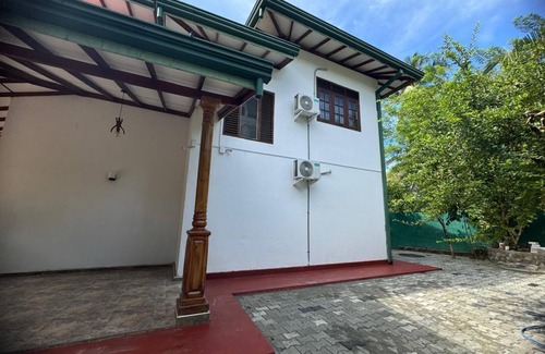 Weligama Villa | Charming villa with 4 bedrooms and WiFi, AC in serene Weligama