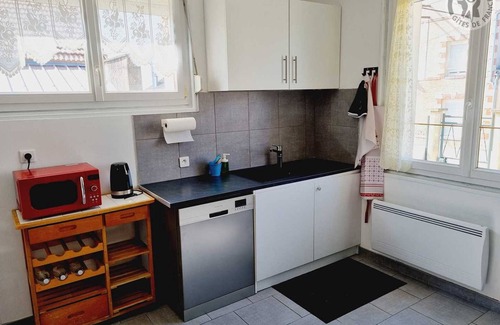 Viels-Maisons Cottage | Charming Village Home with Garden, Terrace, and Garage - Pet Friendly, Near Disneyland