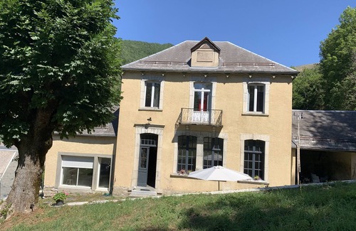 Mayregne House | Charming village school for 10 people