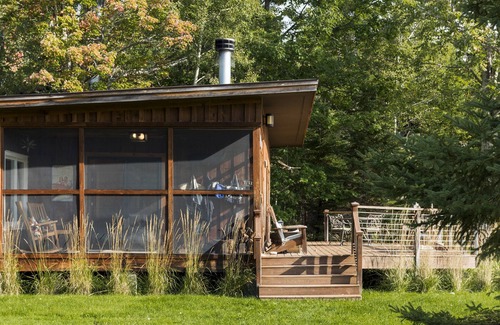 La Pointe Cabin | Charming Vintage 1950's Cottage