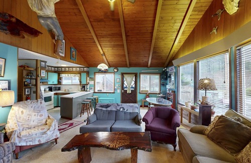 Neskowin Cottage | Charming Vintage House with Tranquil Garden - Just Two Blocks to the Beach