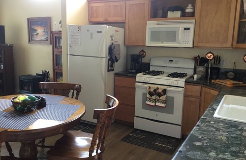 Kamuela House | Charming Waimea home on the Big Island- Close To Town!