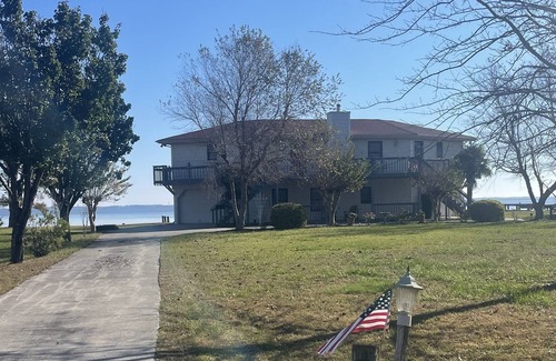 Currituck County House | Charming Water Front Cottage at the Outer Banks with private dock