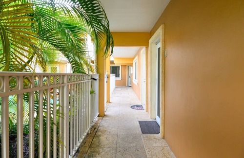 Hendricks and Venice Isles Apartment | Charming Waterfront Apartment – Las Olas Blvd Isle