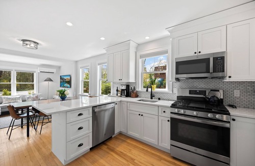 Southold House | Charming waterfront, 3-bedroom house on Goose Creek in welcoming Southold