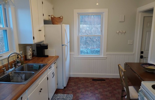 Kittery Point House | Charming Waterfront Cottage on Chauncey Creek