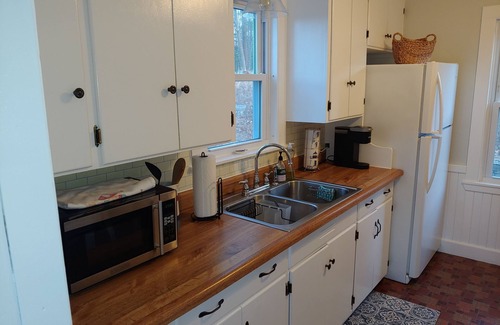 Kittery Point House | Charming Waterfront Cottage on Chauncey Creek