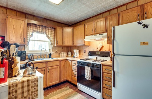 Watersmeet Cabin | Charming Watersmeet Cabin w/Dock on Kitty Island!