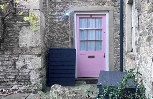 Frome Cottage | Charming Weaver's Cottage in Historic Frome