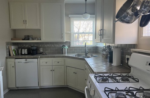 Valley Glen House | Charming, Well Appointed Suburban Bungalow with Grassy Yard