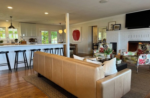 Napa House | Charming, Well Located, 6.4 Acre Napa Valley Home with Views