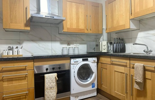 Sudbury Apartment | Charming Wembley Apartment with 2 Bedrooms