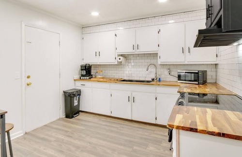 West Columbia Cottage | Charming West Columbia Getaway - Near Downtown!
