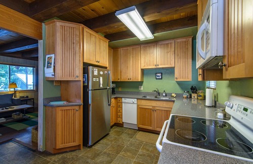 Tahoma Ski Chalet | Charming West Shore Chalet, Great Location, Walk To The Lake