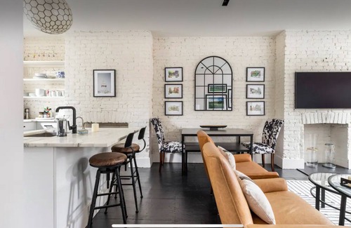 West Village House | Charming West Village Townhome. Perfect for Families and couples.