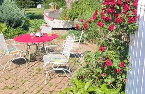 Westler Lake Cottage | Charming, Whimsical. ,2-bedroom cottage On Chain of Lakes.