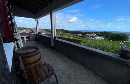 Biscoitos House | Charming Wine Cabin Azores Home