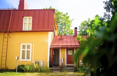 Vaasa Apartment | Charming wooden house apartment in Vaasa