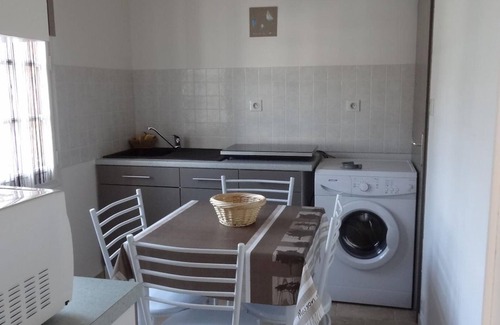 La Faute-sur-Mer House | Charming Woodland Cottage Near Beach - Ideal for 4, Pet Friendly