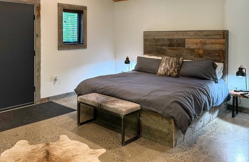 Madison Cabin | Charming Woodside Cabin w/Private Hot Tub & Scenic Trails at Standing Rock Far
