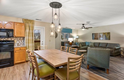 Massanutten Villa | Charming Woodstone Meadows Villa @ Massanutten with Jetted tub & fireplace
