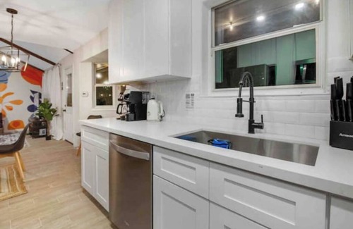 Garden Oaks House | Charming Zenith home-4BRs- amazing pool- mini golf - Houston I-610&US290n