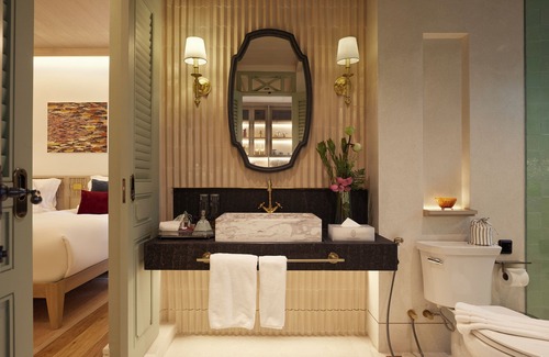 Khao Tao Hotel | Charras Bhawan Hotel and Residences