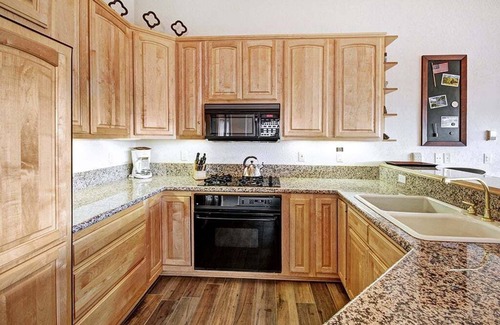 Baldy Mountain House | Charter Ridge 60: Townhome with Incredible Views - Shuttle Access