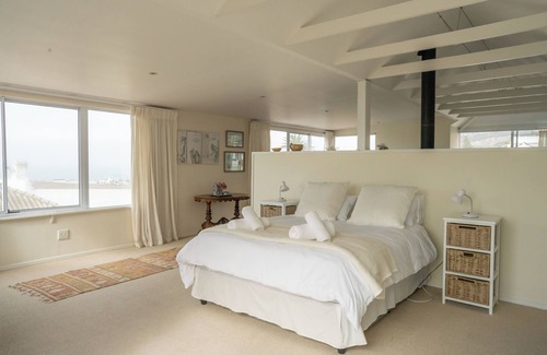 Kalk Bay House | Chartfield Guesthouse