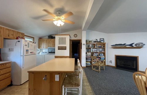 Hatteras Cottage | Chasing Sunsets Dog-friendly home w/deck and ocean view