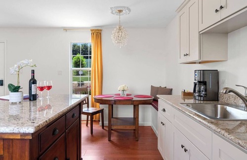 New Braunfels Villa | Chateau-Brahma, 2 private Bedrooms & pool