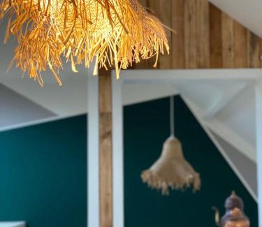 Somme-Leuze House | Chateau Brulant