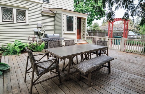Charlevoix House | Chateau Charlevoix, Spacious Downtown Charlevoix Home – Perfect for Families & Weddings